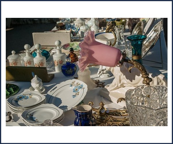 Les Mées. Brocante vide greniers, Hyper Debal' !