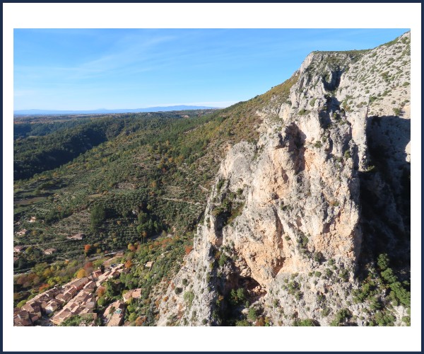 Conférence Moustiers aux pieds d’argile, la tête dans les étoiles