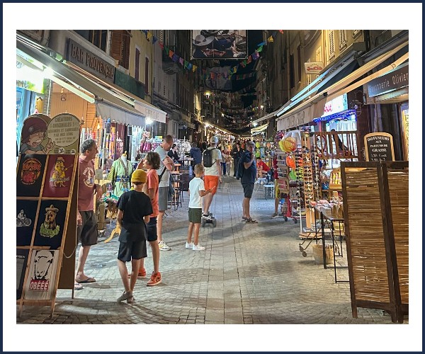 Barcelonnette. Nocturne des Commerçants