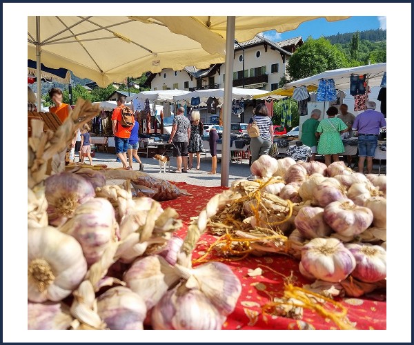 Marché en station d'Allos