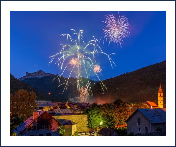 Colmars les Alpes. Feu d'Artifice du 14 Juillet