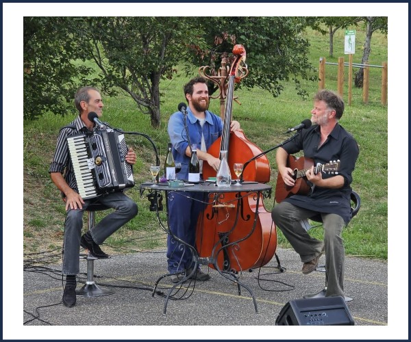 Montlaux. Marché en Musique