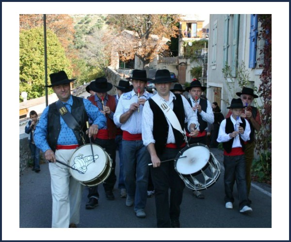 Moustiers Sainte Marie. Fête patronale Notre Dame de Beauvoir