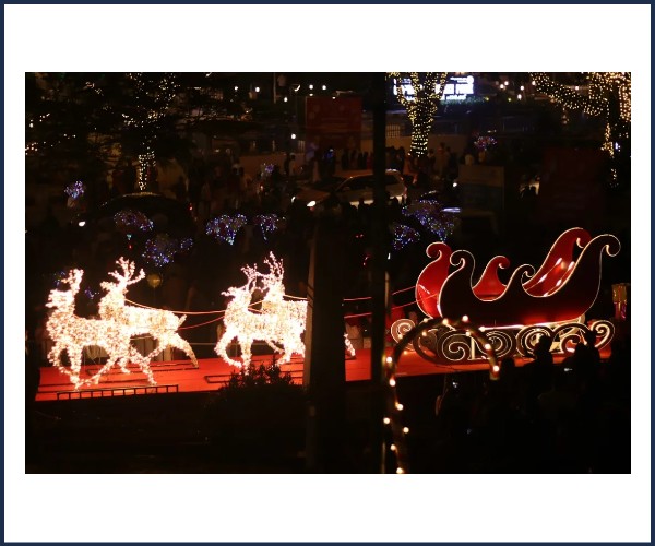 Digne. Corso de Noël, Défilé féérique du Comité des Fêtes