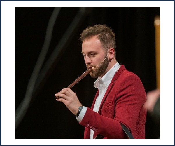Colmars les Alpes. Concert musique du monde avec Théo Pastor