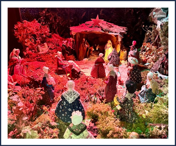 Colmars les Alpes. Chemin des crèches en lumière