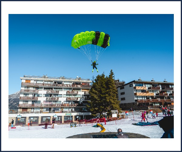 Uvernet Fours. Parachute Ski World Cup Séries 2025 30th Sky Mountain Fly Pra Loup 1600