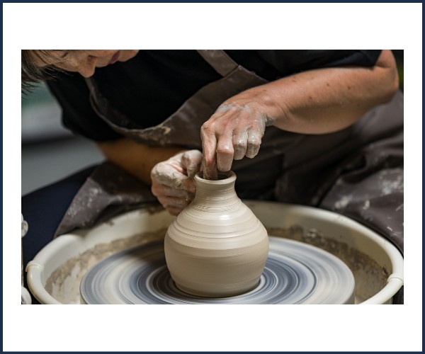 Moustiers Sainte Marie. Marché Potier