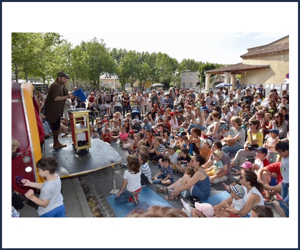 Enchastrayes. Spectacle jeune public Le Sauze 1400