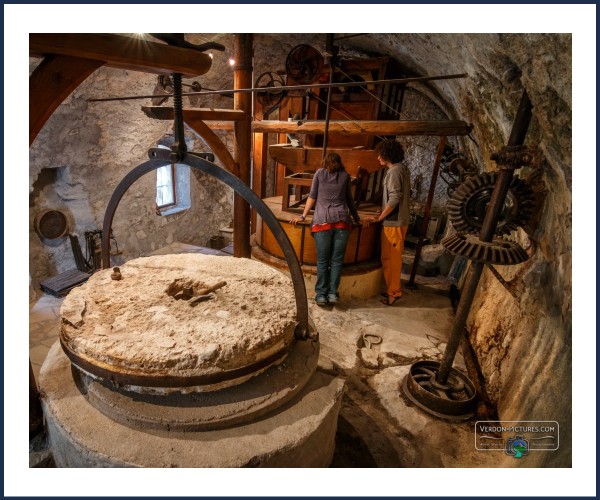 Entrevaux. Visite guidée, De l'eau à nos moulins