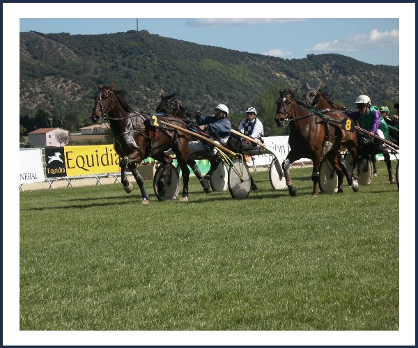 Oraison. Courses Hippiques