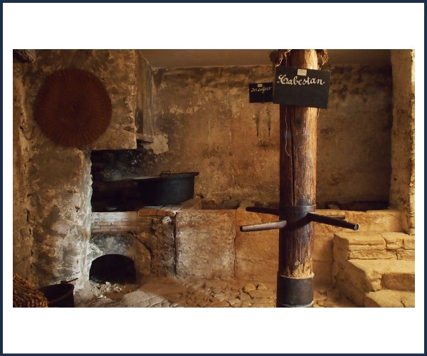 Forcalquier. Visite du Moulin à Huile de Gouvan
