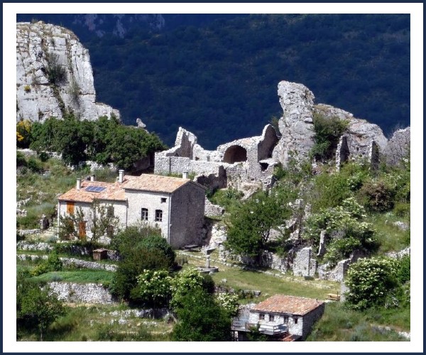 Marcoux. Balade au village du Poil