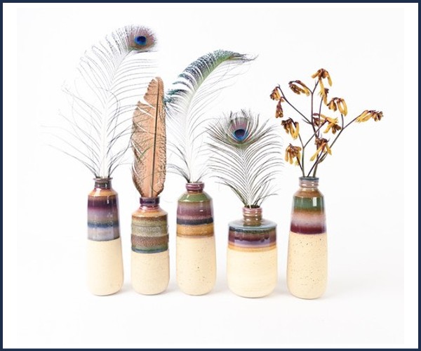 Vachère. Exposition Nicole Rietveld, céramiques, pastels et sculptures.